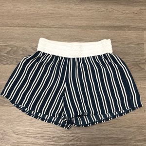 Pinc Premium Girls Blue and White Flowy Shorts - size Medium